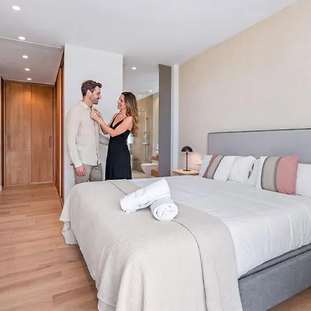 Villa Vacation I Trophy, Built In 2026, Private Turquoise Pool, 6bdr, Walking Distance To Naranjos, Minutes From Puerto Banus, Luxury Interiors, Private Gym, Lounge Bar Marbella