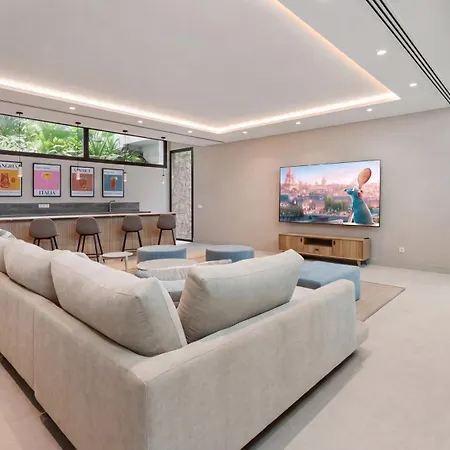 Villa Vacation I Trophy, Built In 2026, Private Turquoise Pool, 6bdr, Walking Distance To Naranjos, Minutes From Puerto Banus, Luxury Interiors, Private Gym, Lounge Bar *