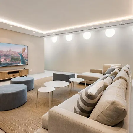 Vacation I Trophy, Built In 2026, Private Turquoise Pool, 6bdr, Walking Distance To Naranjos, Minutes From Puerto Banus, Luxury Interiors, Private Gym, Lounge Bar