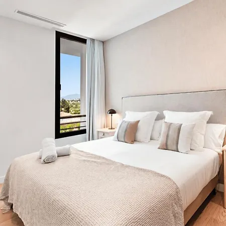 Vacation I Trophy, Built In 2026, Private Turquoise Pool, 6bdr, Walking Distance To Naranjos, Minutes From Puerto Banus, Luxury Interiors, Private Gym, Lounge Bar Villa Marbella