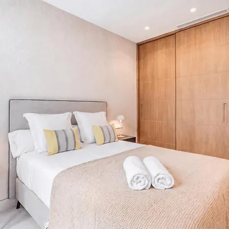 Vacation I Trophy, Built In 2026, Private Turquoise Pool, 6bdr, Walking Distance To Naranjos, Minutes From Puerto Banus, Luxury Interiors, Private Gym, Lounge Bar