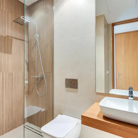 Vacation I Trophy, Built In 2026, Private Turquoise Pool, 6bdr, Walking Distance To Naranjos, Minutes From Puerto Banus, Luxury Interiors, Private Gym, Lounge Bar