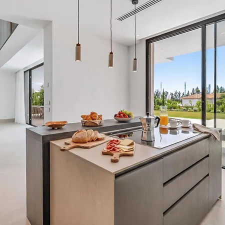Vacation I Trophy, Built In 2026, Private Turquoise Pool, 6bdr, Walking Distance To Naranjos, Minutes From Puerto Banus, Luxury Interiors, Private Gym, Lounge Bar Villa