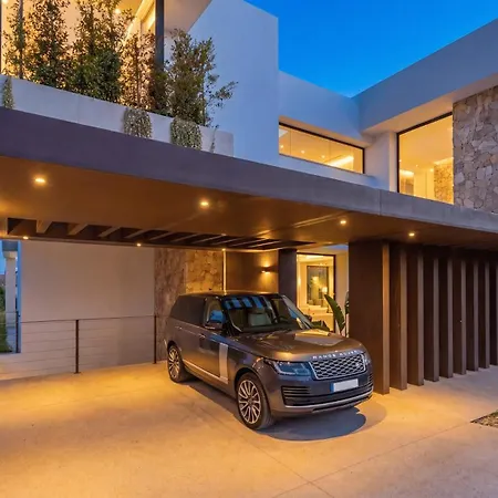 Vacation I Trophy, Built In 2026, Private Turquoise Pool, 6bdr, Walking Distance To Naranjos, Minutes From Puerto Banus, Luxury Interiors, Private Gym, Lounge Bar *
